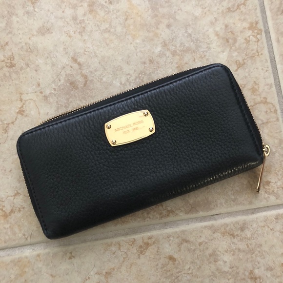 Michael Kors Handbags - Black Michael Kors Wallet